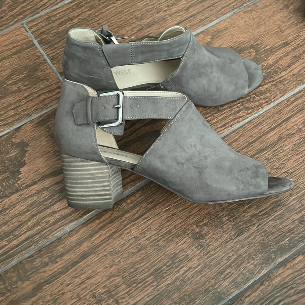 Nine West chunky heel peep toe